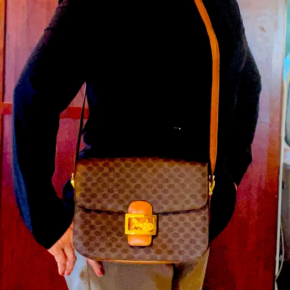 CELINE Shoulder Bag Macadam
Carriage Hardware Leather Brown GoldWomen's Vintage